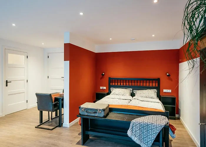 Klooster * Achthuizen