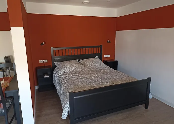 Klooster * Achthuizen